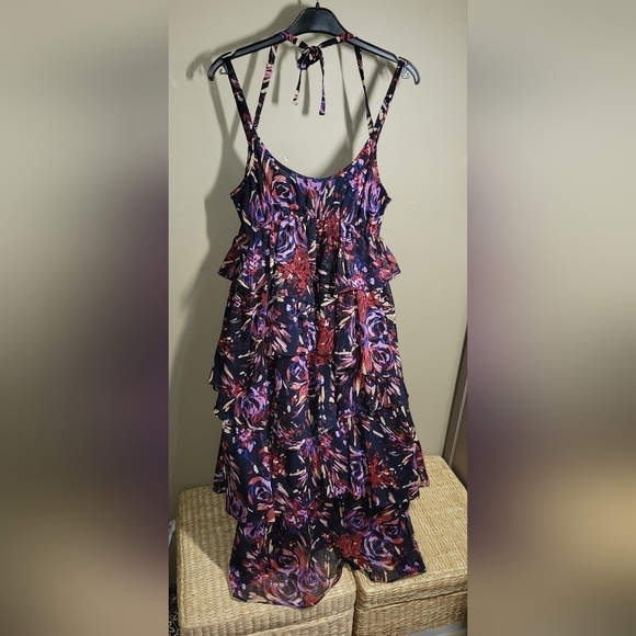 BCBGeneration abstract adjustable straps tiered ruffle layered dress size medium - Picture 3 of 7